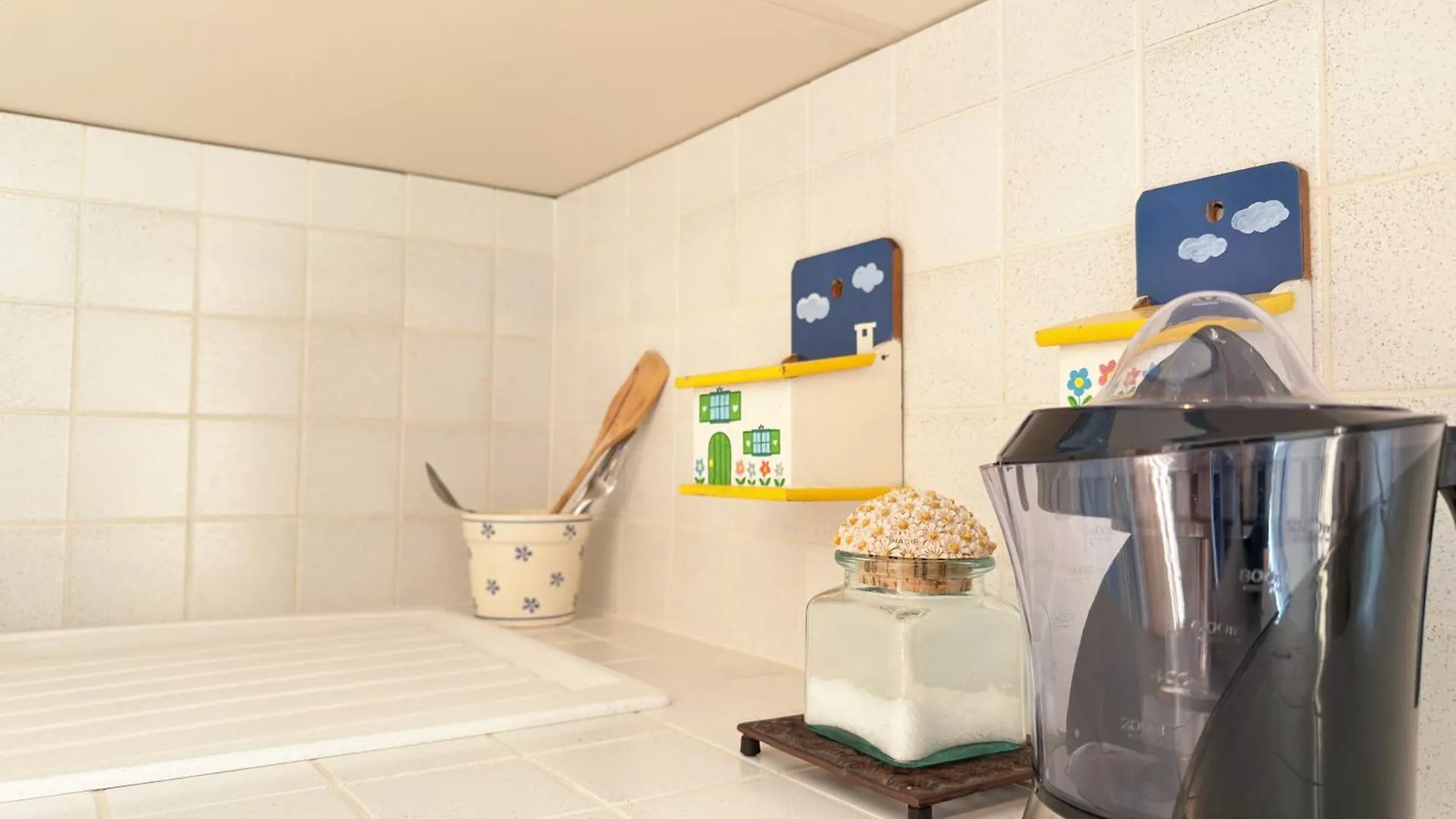 Apartamento 250 Mt Dal Mare - Relax E Posto Auto Pietra Ligure Italia